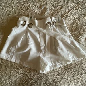 Boutique White Shorts // Size L